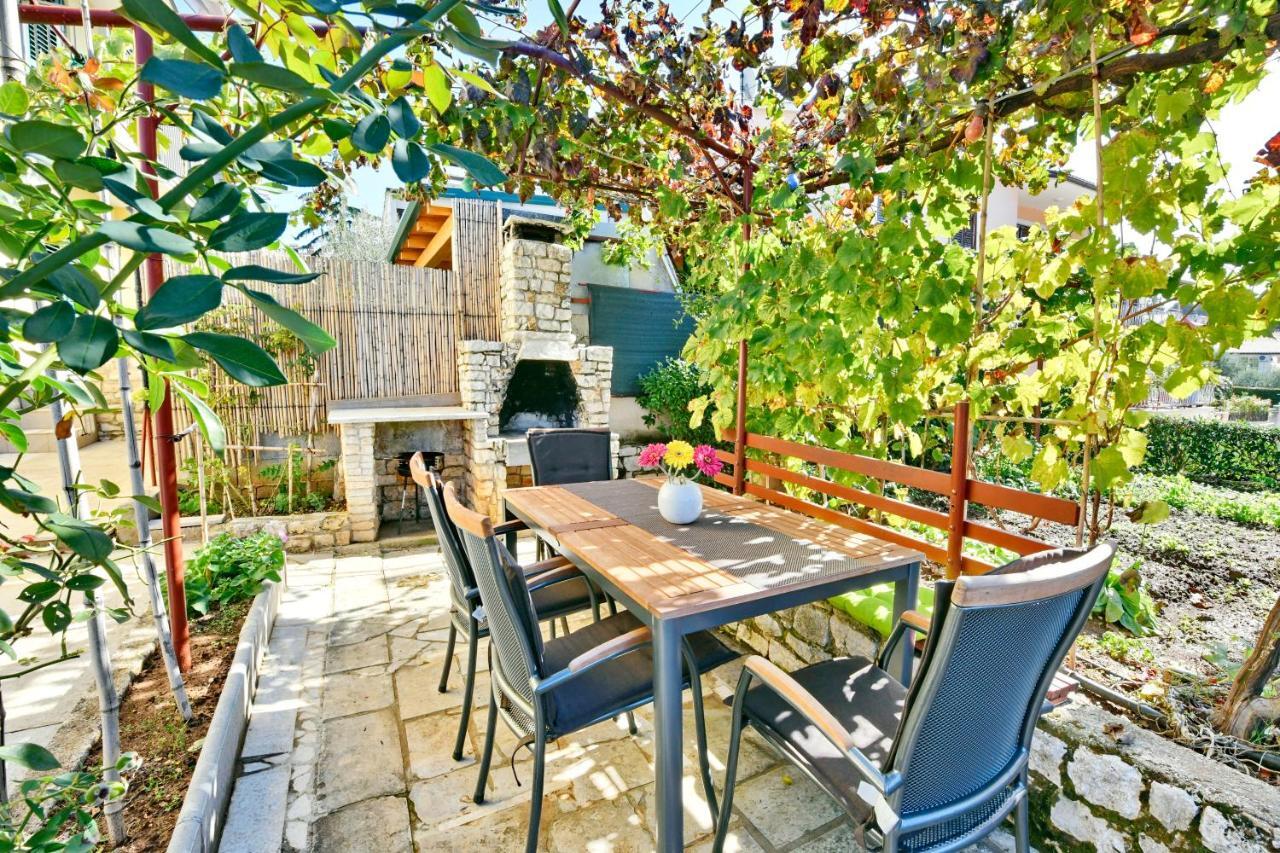Adriatico Bungalow Porec Exterior photo
