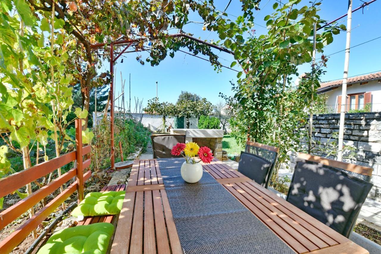 Adriatico Bungalow Porec Exterior photo