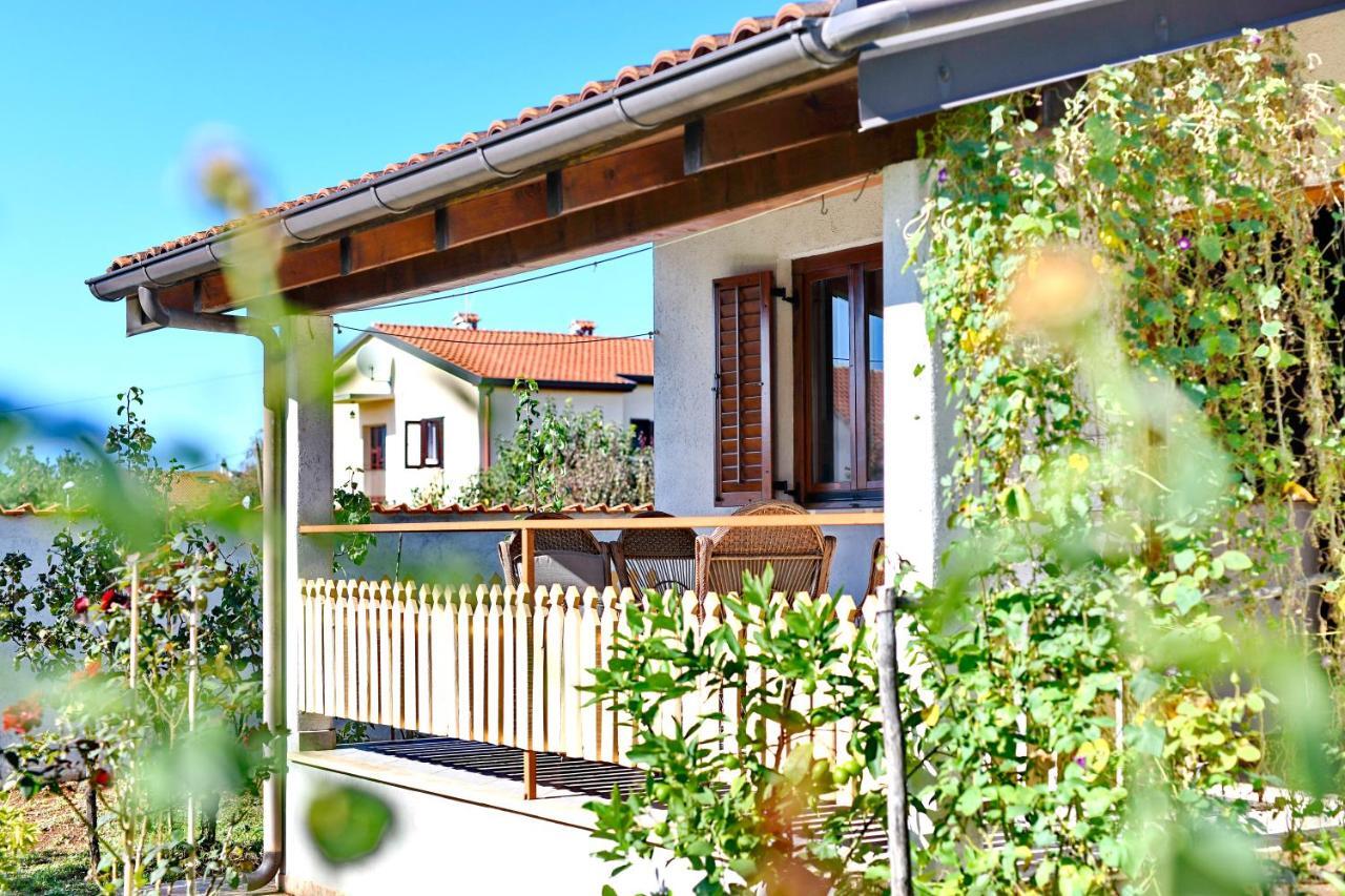 Adriatico Bungalow Porec Exterior photo
