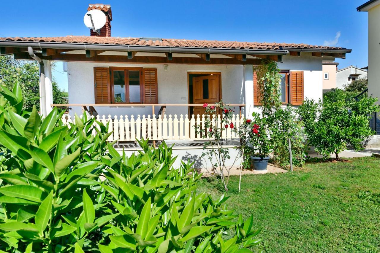 Adriatico Bungalow Porec Exterior photo