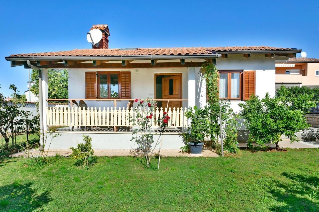 Adriatico Bungalow Porec Exterior photo